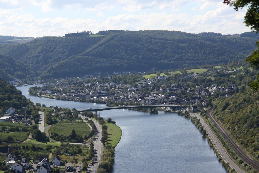 Ferienwohnungen Im Moseltal 로프 외부 사진